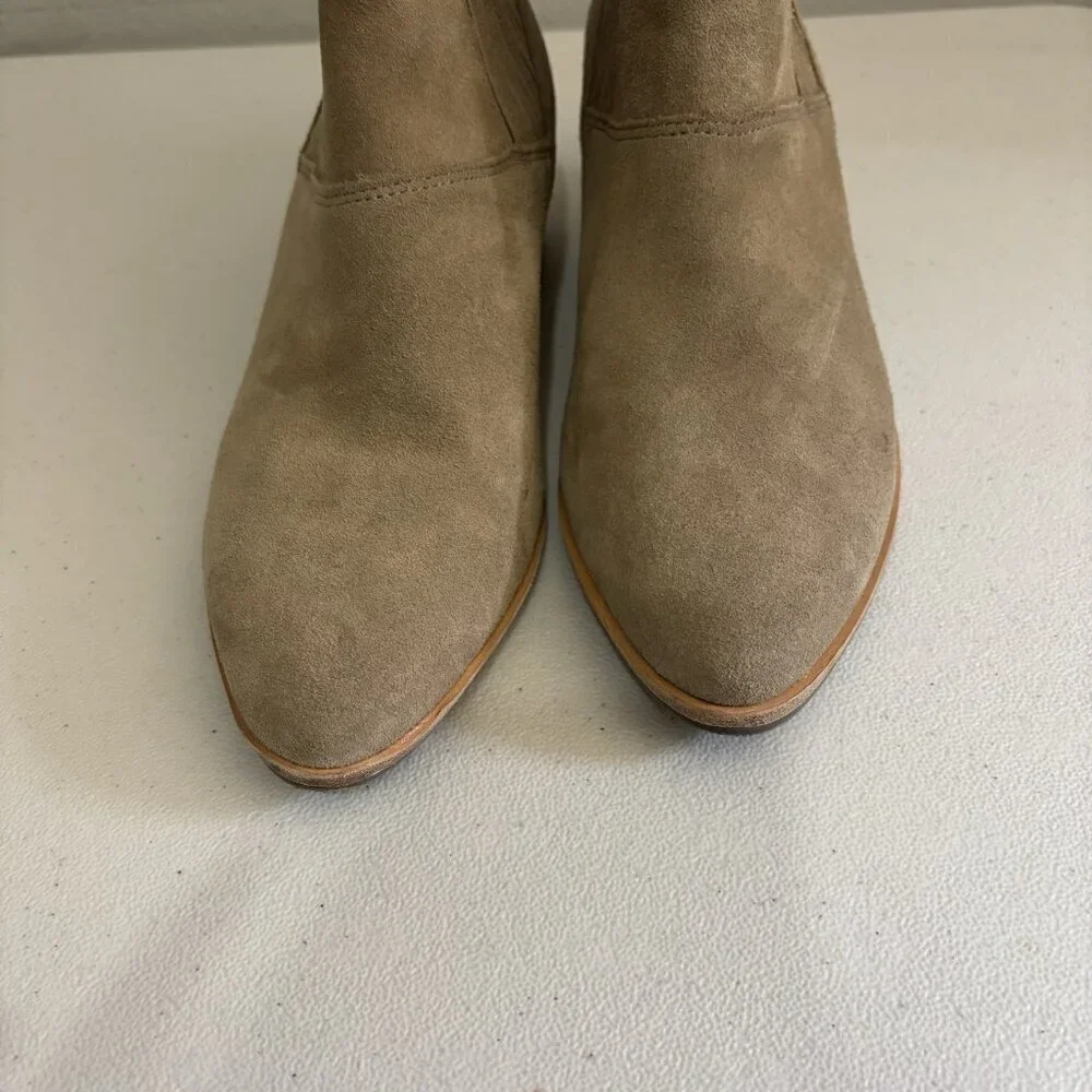 Hush Puppies Sierra Chelsea Suade Taupe Ankle Boots Women's Size 7.5 M